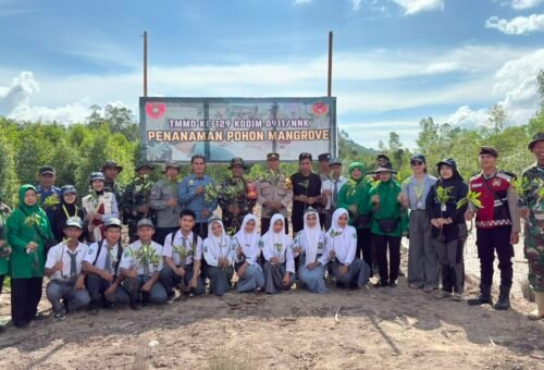 Aksi Penanaman Mangrove Bersama Masyarakat dan Mahasiswa di Sebatik Barat