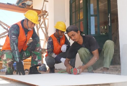 Pemasangan Plafon Teras Tingkatkan Kenyamanan Jamaah Musholla Darul Iman