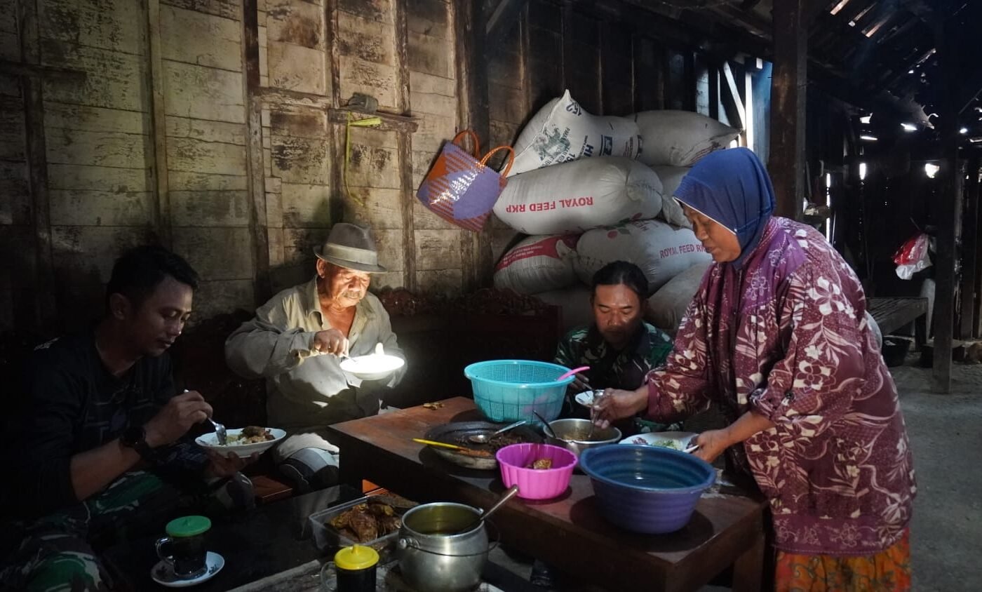 Makna Sederhana di Meja Makan Dusun Bakon: Keterikatan dalam Kebersamaan