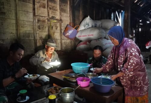 Makna Sederhana di Meja Makan Dusun Bakon: Keterikatan dalam Kebersamaan