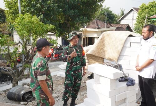 Sinergi Terintegrasi Antara Dansatgas, Kades, dan Babinsa Dorong Sukses TMMD 129 di Tlemang