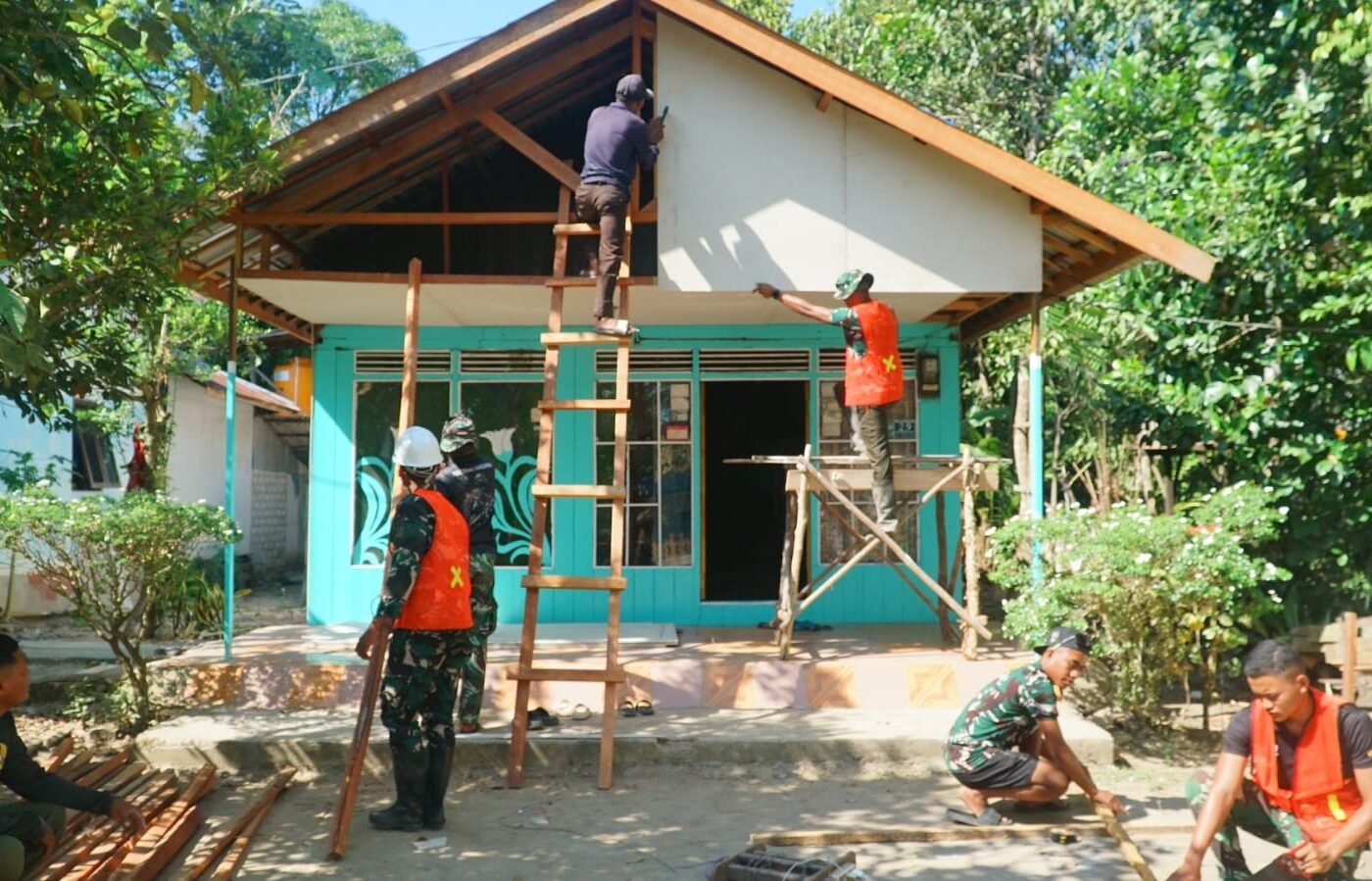 Program TMMD Ke-129: Perbaikan Hunian Ibu Wahida di Kapuas