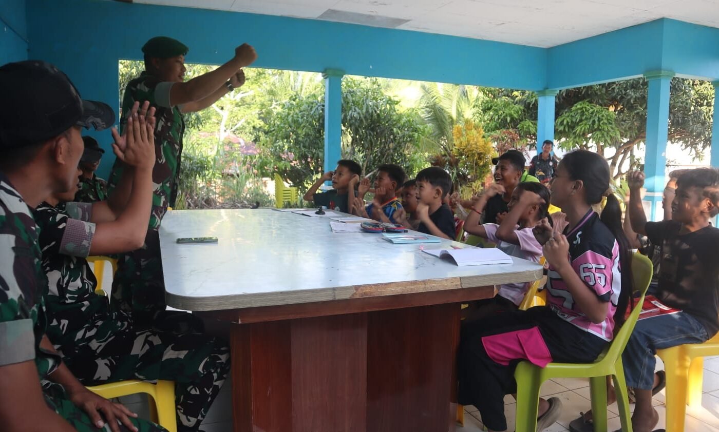 Dukungan TNI untuk Pendidikan: Rizki Ingin Kegiatan Belajar Bersama Terus Berlanjut