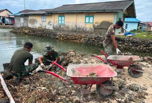 Penuntasan Pengecoran Jalan di Desa Polewali oleh Satgas TMMD dan Masyarakat