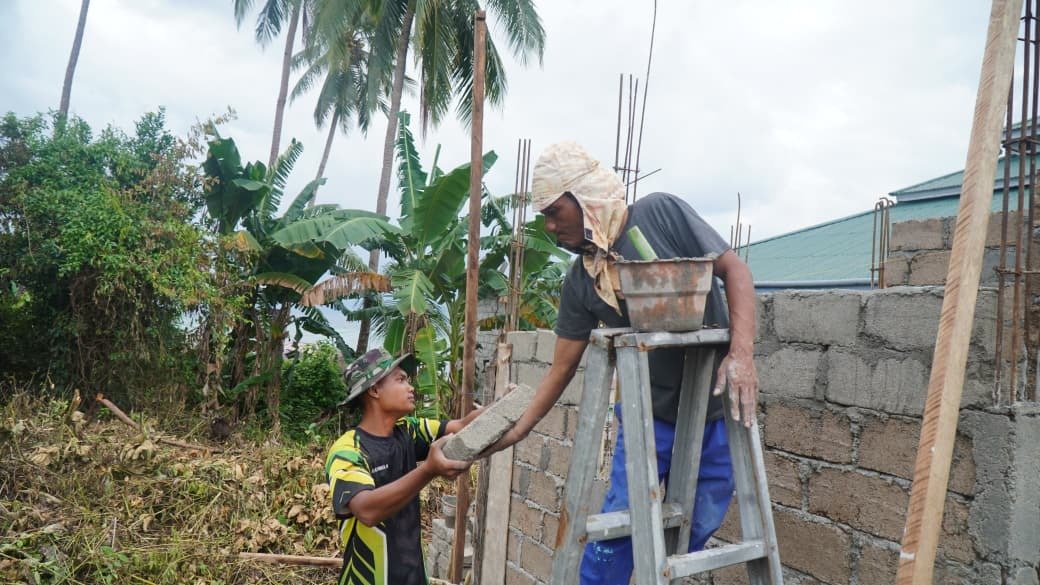Progres Pembangunan Fasilitas MCK di Masjid Desa Polewali