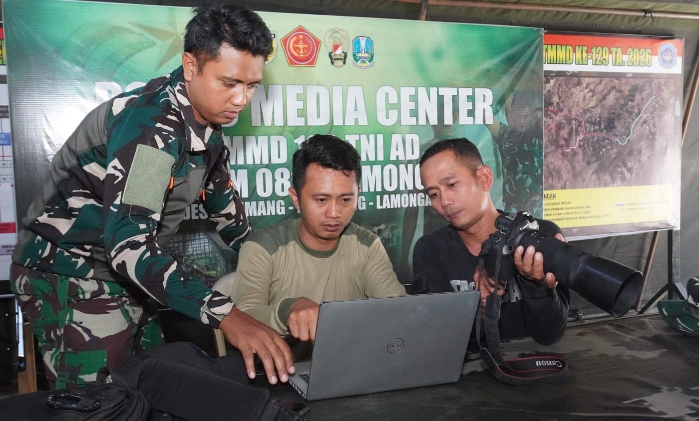 Strategi Visual TMMD ke-129: Tim Dokumentasi Pendim 0812/Lamongan Siapkan Pendekatan Informasi