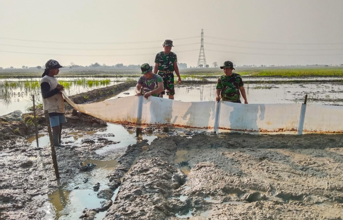 Kades Luwung Kencana Apresiasi Program Ketahanan Pangan TMMD ke-129 Kodim 0620/Kab. Cirebon