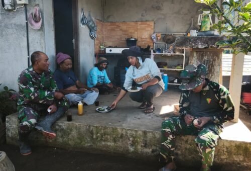 Diskusi Santai Satgas TMMD Ke-129 Bersama Warga Desa Sekardadi