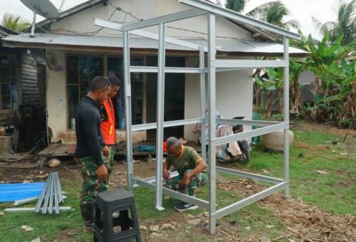 Kolaborasi Satgas TMMD dan Masyarakat Dalam Pembangunan MCK Ibu Jumiah
