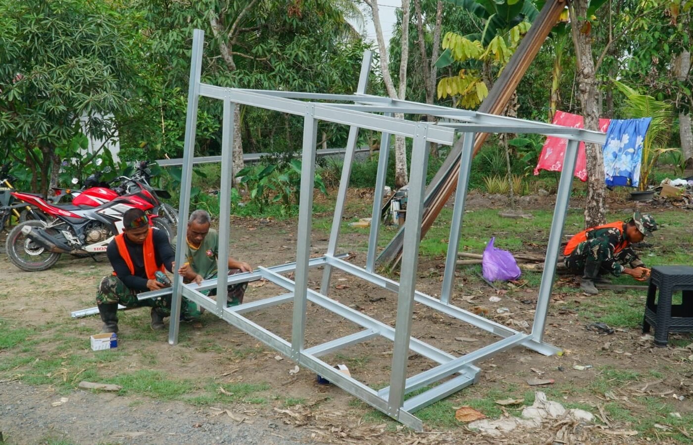 Kegiatan TMMD Ke-129: Pembangunan MCK untuk Kesejahteraan Lansia di Desa Bandaraya