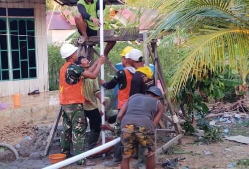 Proyek Air Bersih, Satgas TMMD Ke-129 Kalteng Lanjutkan Pemasangan Pipa Sumur Bor