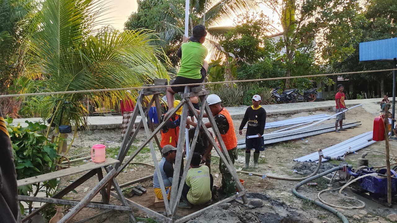 Kolaborasi Nyata TNI dan Masyarakat dalam Proyek Air Bersih di Desa Bandaraya