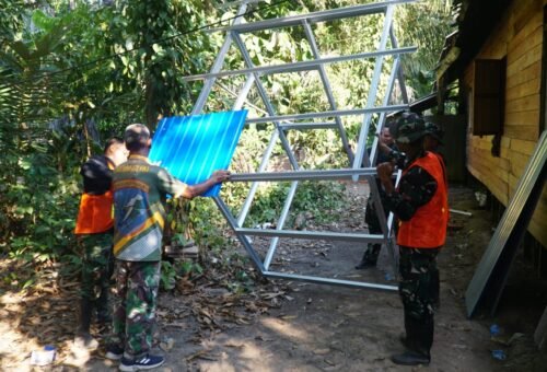 Kerjasama TNI dan Komunitas dalam Pembangunan MCK di Bandaraya Rakit