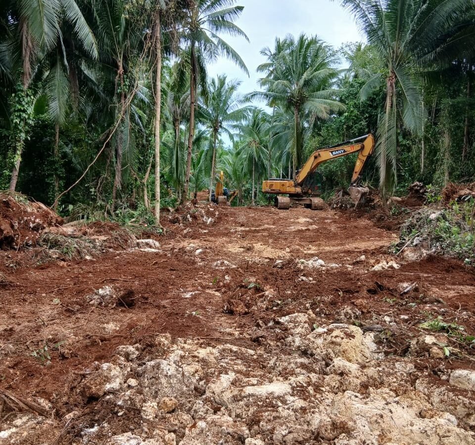 Progres Pembukaan Infrastruktur di Kepulauan Umbele, Satgas TMMD Maksimalkan Mesin Berat