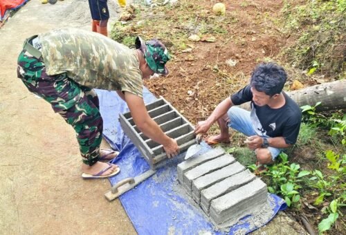 Akselerasi Pembuatan Batako untuk Proyek MCK Masjid di Desa Polewali