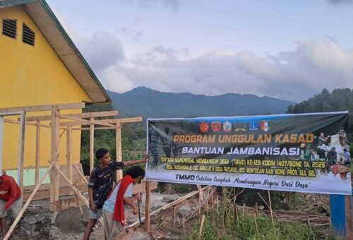 Satgas TMMD Ke-129 Kodim 1407/Bone Percepat Pembangunan Jambanisasi di Desa Langi