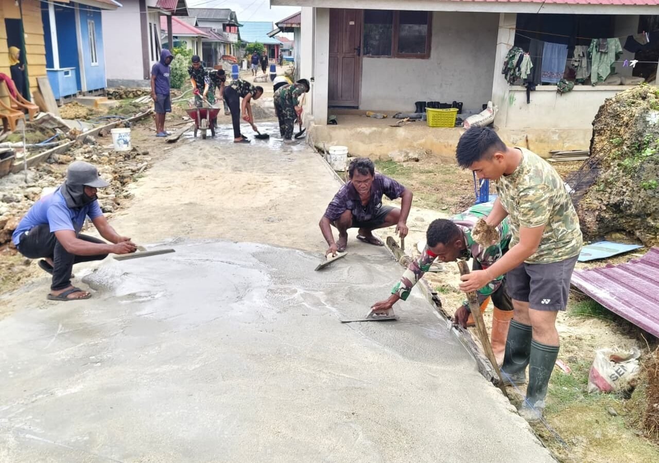 Kerja Sama Antara TNI dan Warga Dalam Proyek TMMD di Morowali