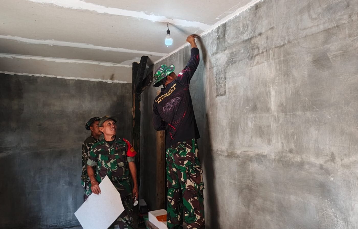 Peran Krusial Babinsa dalam TMMD ke-129 di Lamongan