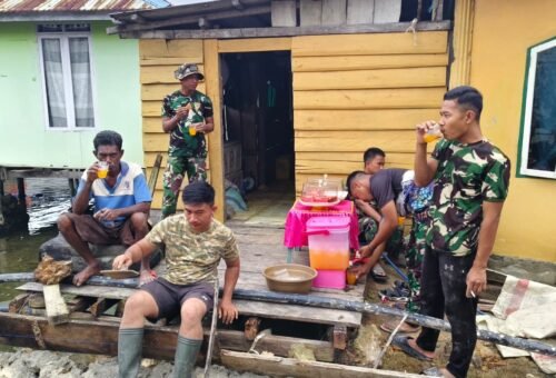 Dukungan Warga Desa Polewali untuk Satgas TMMD Melalui Sajian Minuman dan Snack