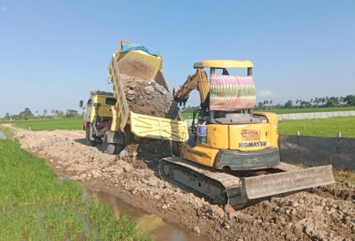 Optimalkan Distribusi Material, Satgas TMMD Ke-129 Kodim 1404/Pinrang Jaga Sumber Daya untuk Jalan Tani
