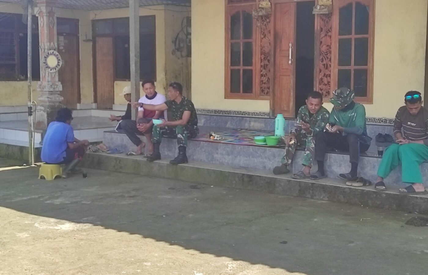 Kunjungan Satgas TMMD Dorong Semangat Kolektif dan Kepedulian di Masyarakat