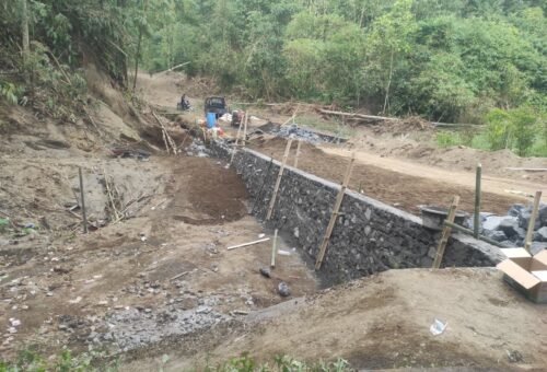 Progres Positif Pembangunan Dinding Penahan Tanah di Program TMMD Ke-129