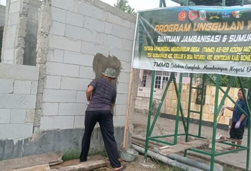 Program Pembangunan MCK TMMD Ke-129 Kodim 1407/Bone di Pusat Kecamatan Sibulue Hampir Rampung