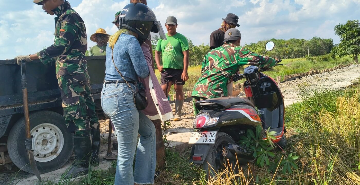 Satgas TMMD Ke-129 Tanggap Dalam Menangani Jalan Rusak di Desa Bandaraya