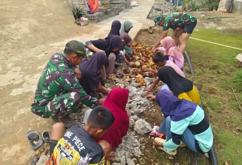 Semangat Muda, Siswa SD Aktif Bantu Proyek TMMD di Morowali