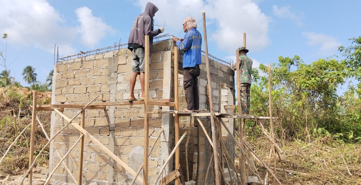 Progres Pembangunan MCK Masjid Desa Polewali Dikebut oleh Satgas TMMD Ke-129
