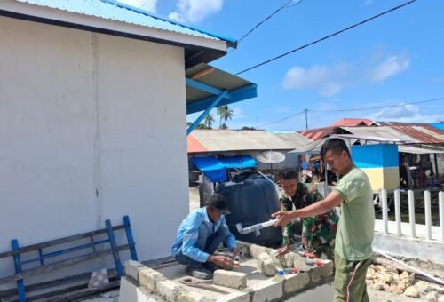Pemasangan dan Pengecatan Tandon Air di Desa Umbele Lama Sedang Berlangsung