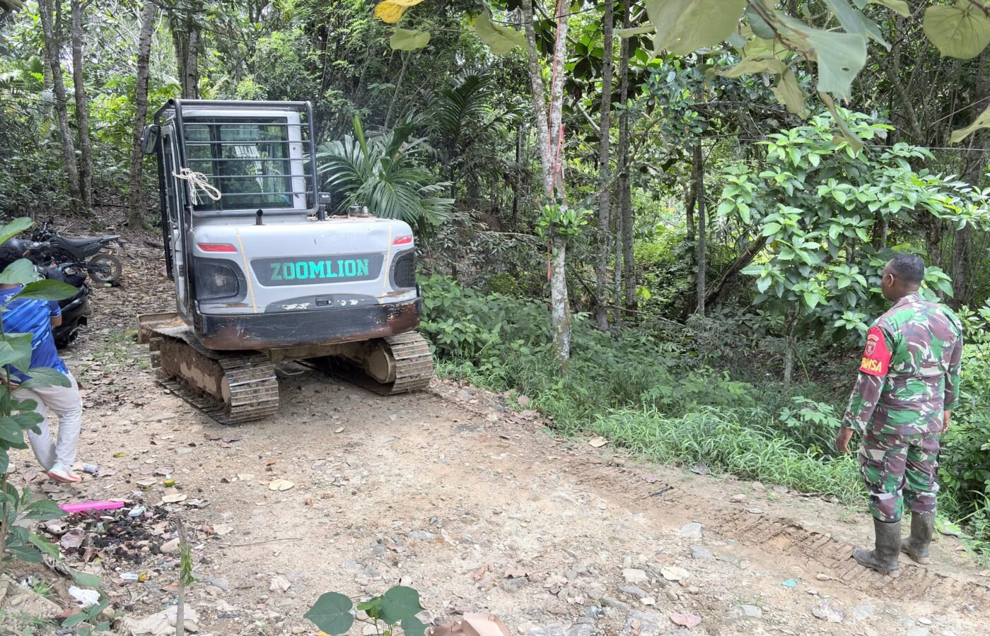 Satgas TMMD ke-129 Kodim 0911/Nunukan Kebut Pembukaan Jalan Tani 3 Kilometer di Desa Liang Bunyu