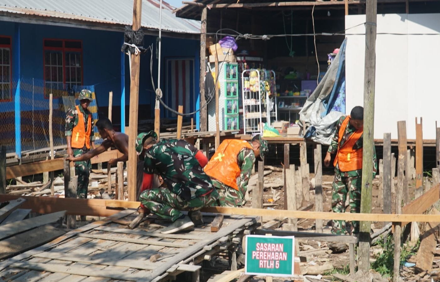 Proyek TMMD Ke-129 Dimulai dengan Pembangunan Pondasi RTLH untuk Ibu Rini