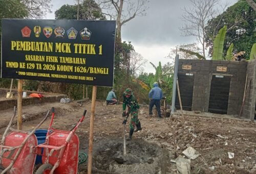 Keterlibatan Masyarakat Percepat Pembangunan MCK TMMD Ke-129 di Desa Sekardadi