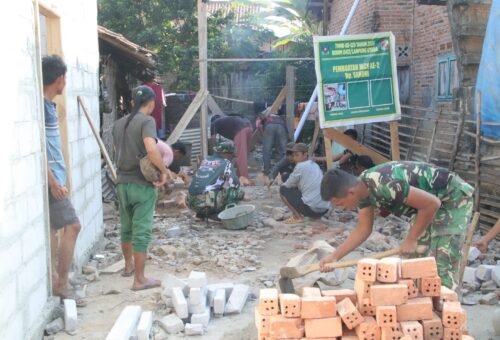 Pemasangan Dinding MCK di Dusun Kandau Dimulai