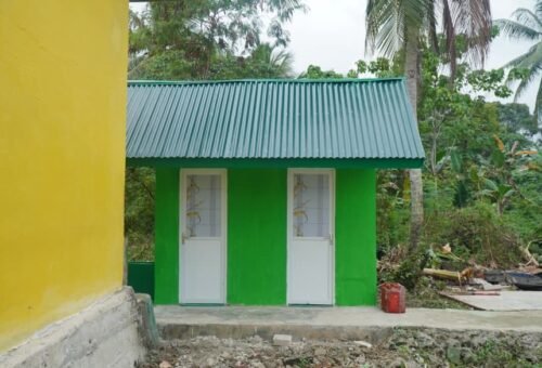 Pembangunan Fasilitas MCK SDN Umbele Selesai, Kepala Sekolah Berterima Kasih Kepada TNI