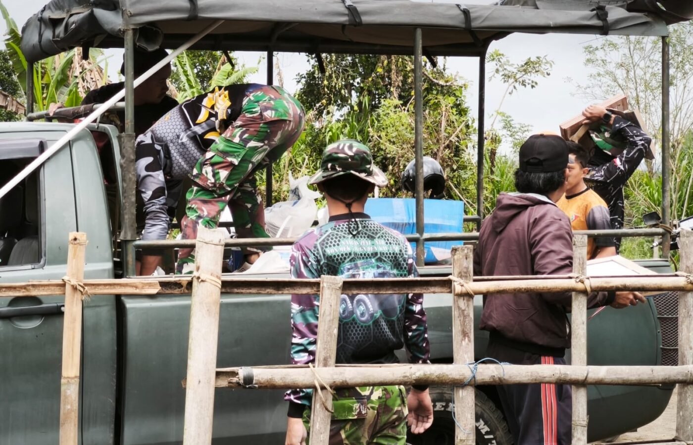 Kolaborasi TNI dan Komunitas Warga Dalam Menyukseskan Program TMMD Ke-129