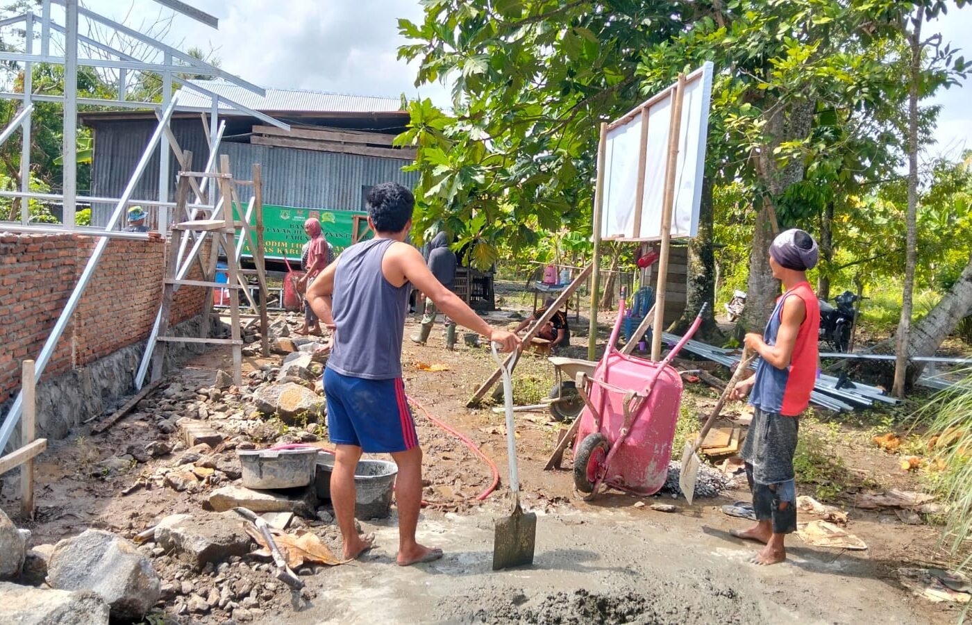 Bapak Aris Raih Impian Rumah Layak Berkat Program TMMD Ke-129 Kodim 1404/Pinrang