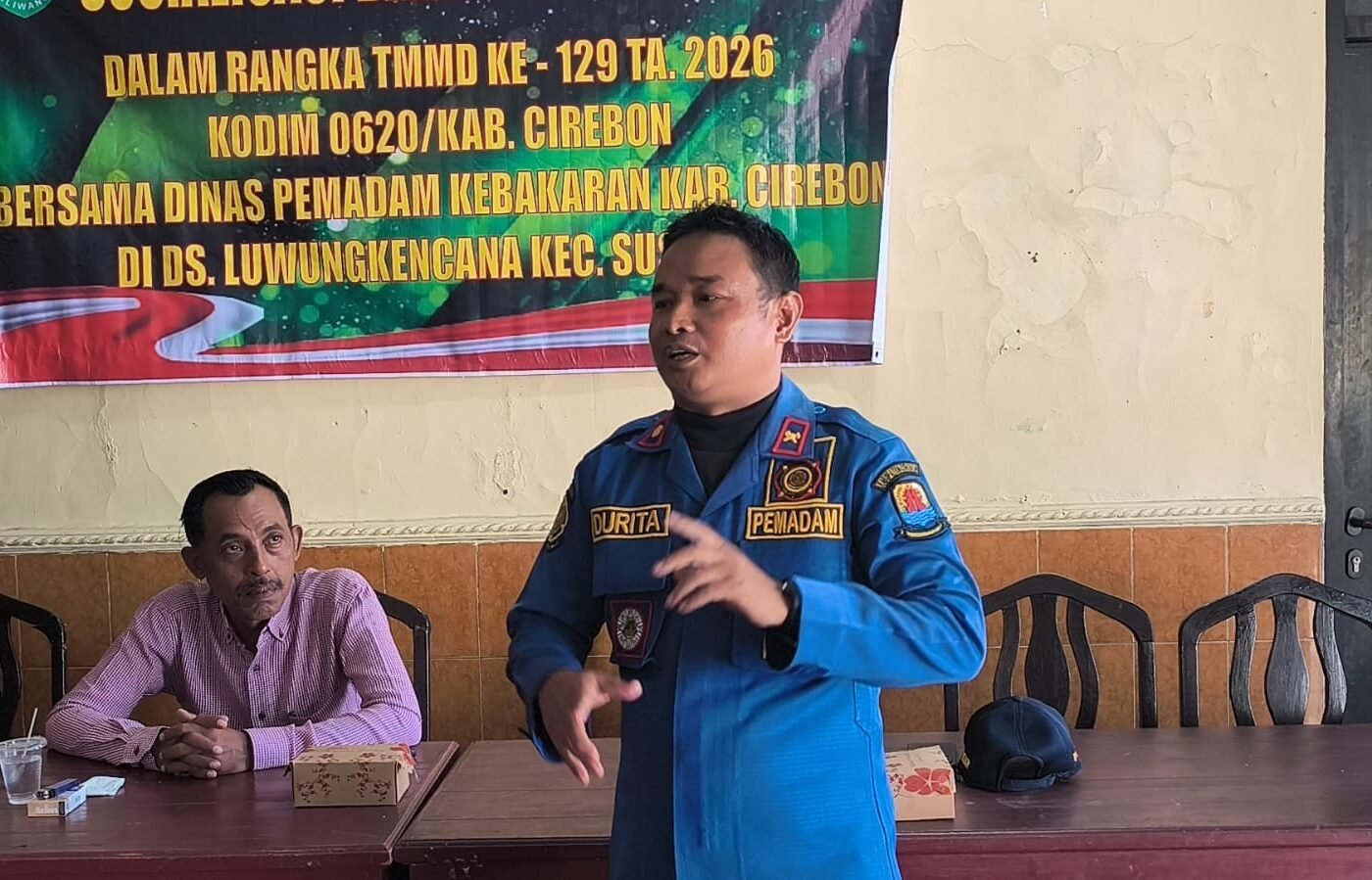 Peningkatan Kesadaran Masyarakat tentang Kebakaran melalui TMMD ke-129 di Cirebon