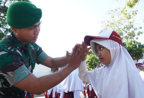 Keceriaan di SDN 1 Tlemang, Prajurit TMMD Gelar Pelatihan PBB Edukatif