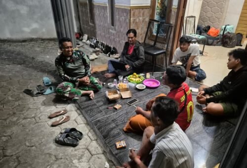 Kolaborasi TNI, Mahasiswa KKN, dan Masyarakat untuk Pembangunan Desa Tlemang