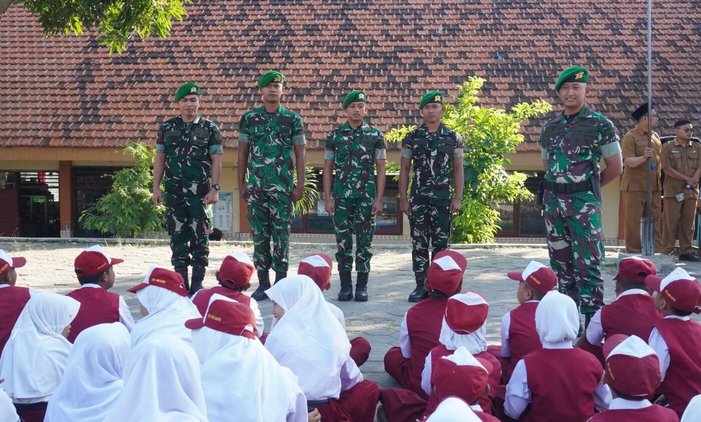 Satgas TMMD 129 Tanamkan Disiplin dan Nasionalisme di SDN 1 Tlemang