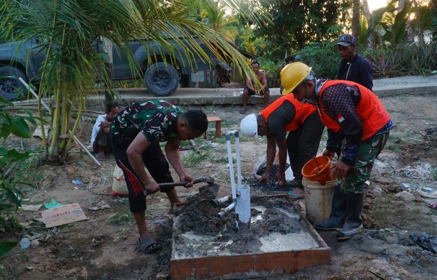 Penyelesaian Sumur Bor di Desa Bandar Raya Berkat Kerjasama Satgas TMMD dan Masyarakat