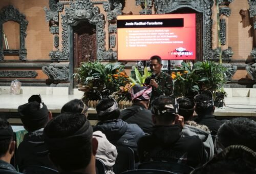 Penyuluhan Bahaya Terorisme oleh TMMD Ke-129 di Desa Serai