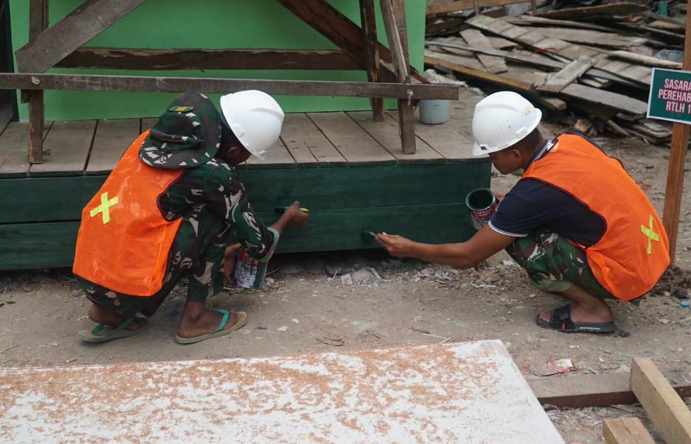 Pengecatan RTLH Walianto di TMMD Reguler Ke-129: Upaya TNI AD untuk Hunian Sehat