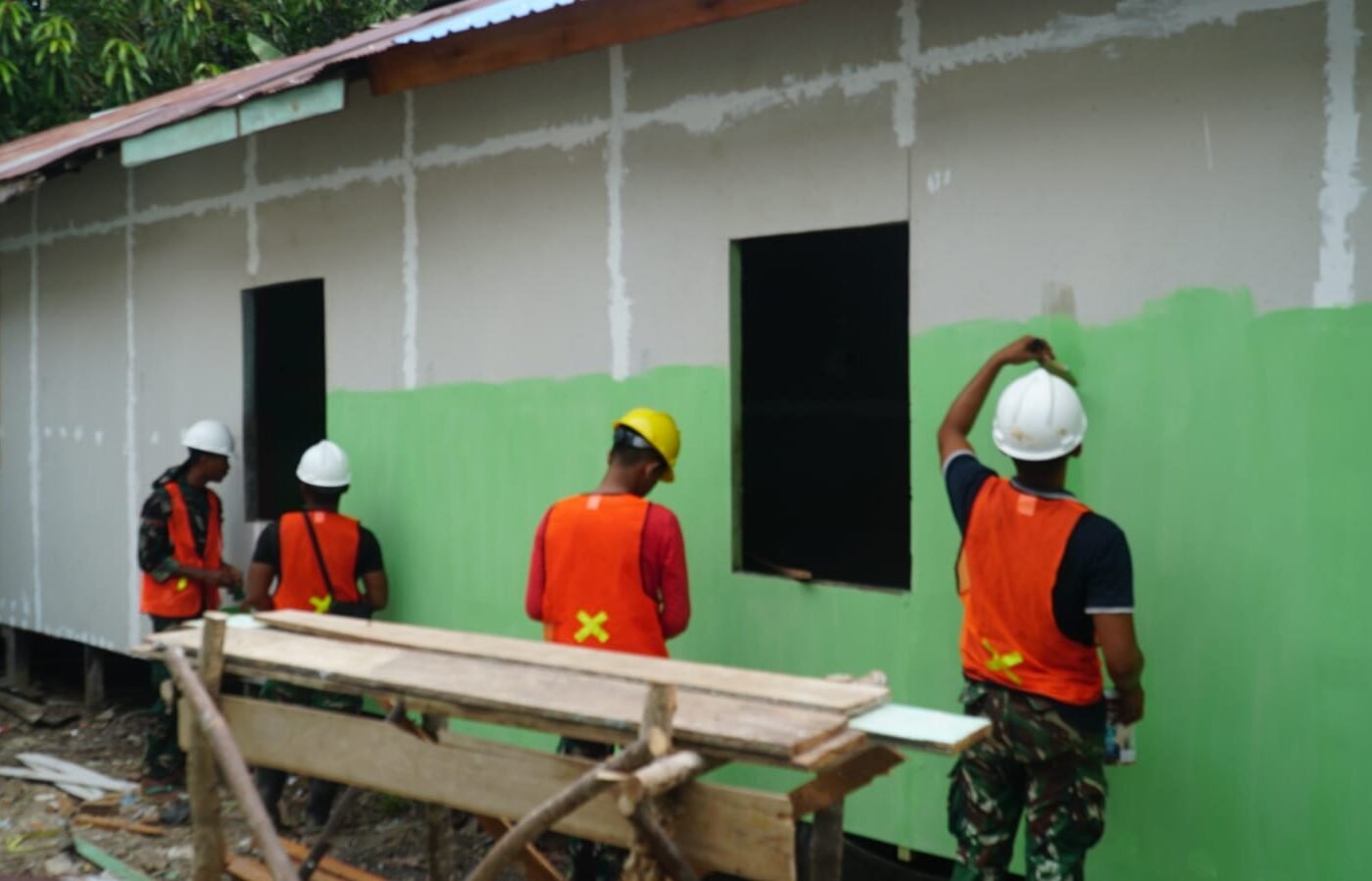 Progres Cepat TMMD Ke-129 Kodim 1011/KLK dalam Penyelesaian RTLH Ibu Wahida