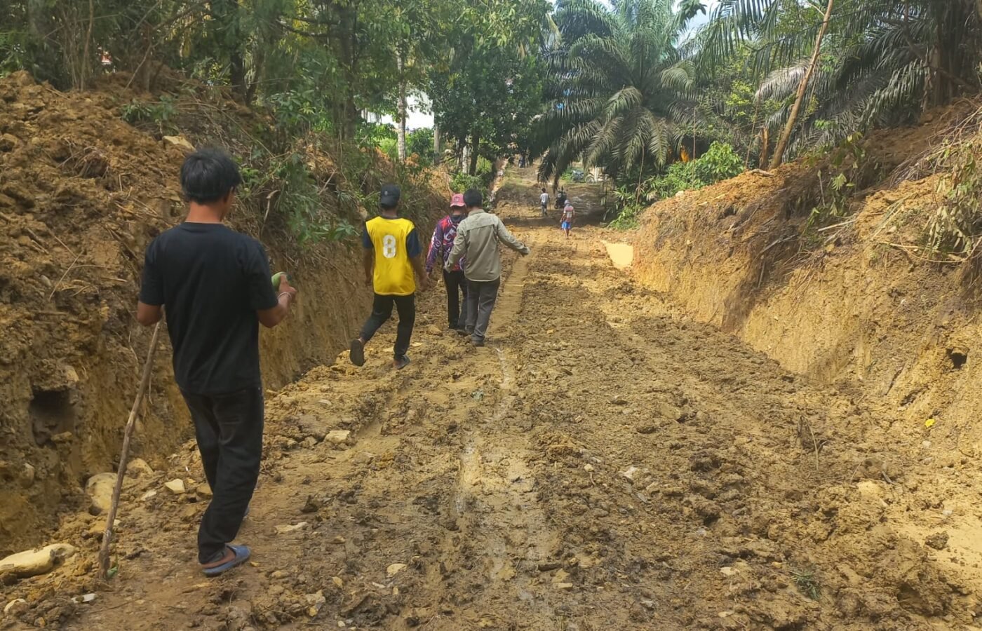 Akses Jalan Rusak Parah, Kodim 0911/Nunukan Tancap Gas Gelar TMMD ke-129 di Desa Liang Bunyu