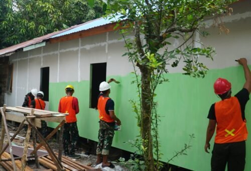 Pengecatan RTLH Ibu Wahida: Akhir dari Proyek Pemenuhan Hunian Layak