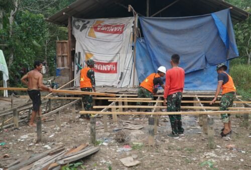 Tahap Pemasangan Kerangka Gelagar Penting dalam Program RTLH TMMD Ke-129