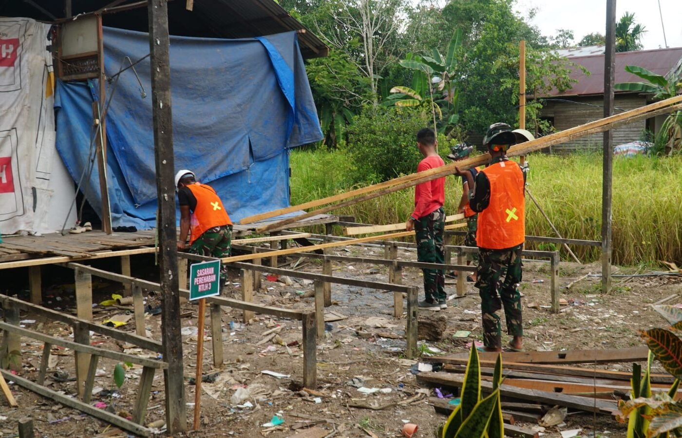 TNI AD Tingkatkan Kesejahteraan Warga Lewat TMMD di Kapuas